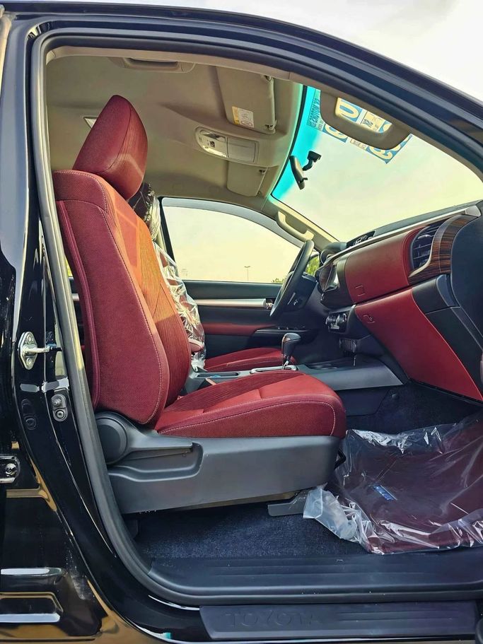 Новый Toyota Hilux VIII Рестайлинг, 2.7 л, 2025 в Дубае от SK Motors Черный цвет. GCC | AUTO.AE