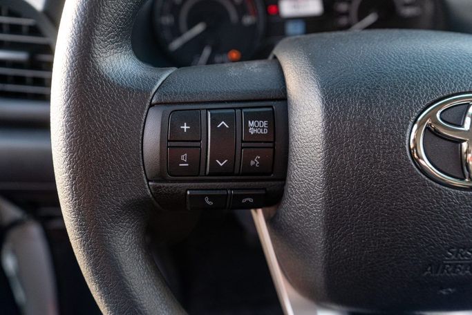 Новый Toyota Hilux VIII Рестайлинг 2, 2.4 л, 2025 в Дубае от TRADEX FRANCE MOTORS Белый цвет. Other | AUTO.AE