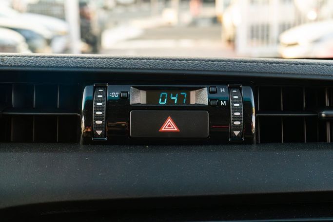 Новый Toyota Hilux VIII Рестайлинг 2, 2.4 л, 2025 в Дубае от TRADEX FRANCE MOTORS Белый цвет. Other | AUTO.AE