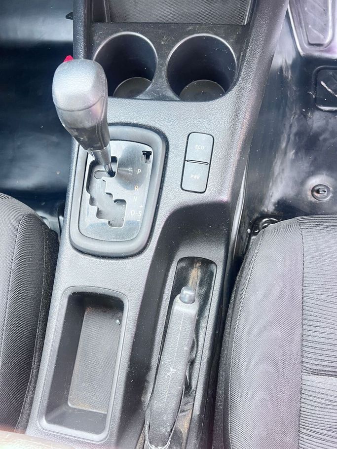 Подержанный Toyota Hilux Extra Cab VIII Рестайлинг, 2.8 л, 2021 в Дубае от Alhamd Motors Белый цвет. Other | AUTO.AE