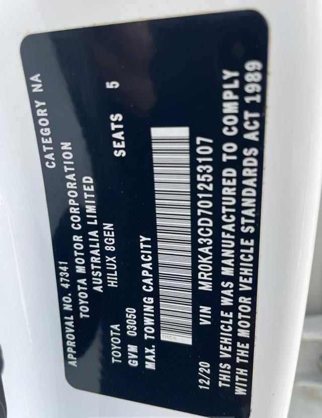 Подержанный Toyota Hilux VIII Рестайлинг, 2.8 л, 2021 в Дубае от Alhamd Motors Белый цвет. Other | AUTO.AE