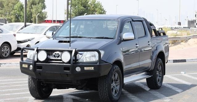 Подержанный Toyota Hilux VII, 3.0 л, 2009 в Дубае от Alhamd Motors Серый цвет. Other | AUTO.AE