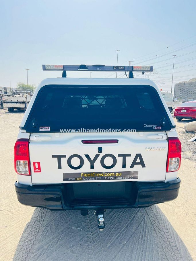 Подержанный Toyota Hilux VIII Рестайлинг, 2.8 л, 2024 в Дубае от Alhamd Motors Белый цвет. Other | AUTO.AE