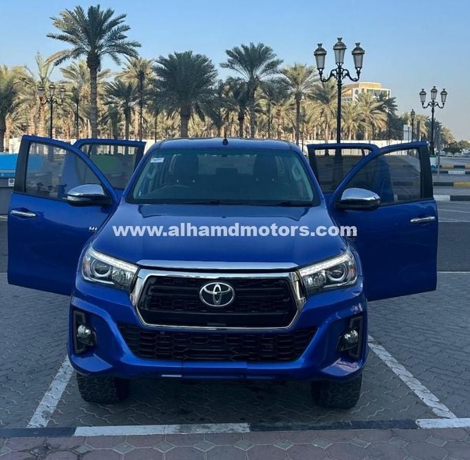 Подержанный Toyota Hilux VIII, 2.8 л, 2016 в Дубае от Alhamd Motors Синий цвет. Other | AUTO.AE