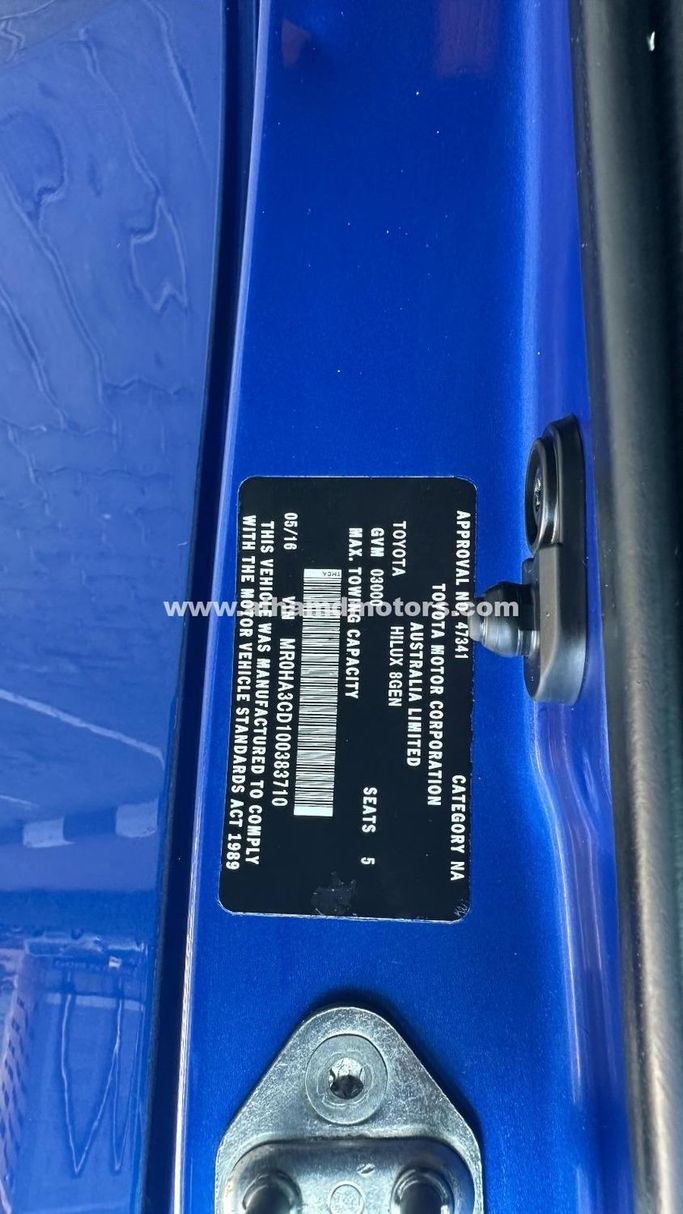 Подержанный Toyota Hilux VIII, 2.8 л, 2016 в Дубае от Alhamd Motors Синий цвет. Other | AUTO.AE