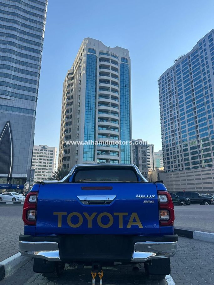 Подержанный Toyota Hilux VIII, 2.8 л, 2016 в Дубае от Alhamd Motors Синий цвет. Other | AUTO.AE