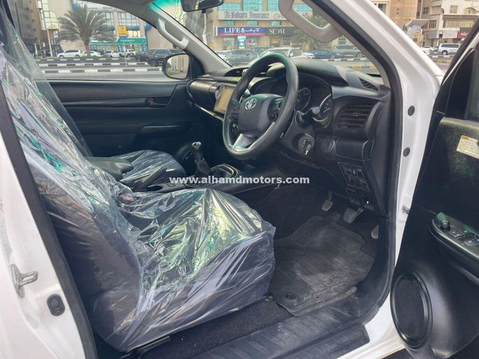 Used Toyota Hilux VIII, 2.8 l, 2017 in Dubai by Alhamd Motors, White color. Other | AUTO.AE