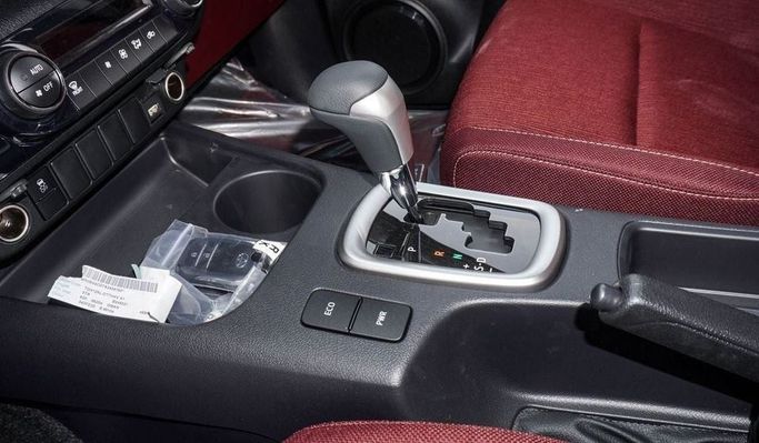 Новый Toyota Hilux VIII Рестайлинг, 2.7 л, 2025 в Дубае от Najem Motors Белый цвет. GCC | AUTO.AE