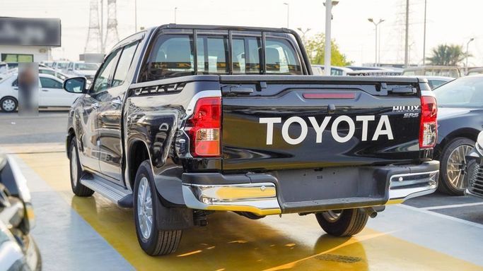 Новый Toyota Hilux VIII Рестайлинг, 4.0 л, 2025 в Дубае от Najem Motors Черный цвет. GCC | AUTO.AE