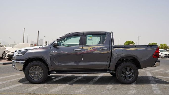 Новый Toyota Hilux Arctic Trucks VIII Рестайлинг, 2.8 л, 2025 в Дубае от Najem Motors Серый цвет. GCC | AUTO.AE