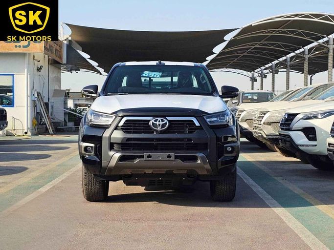 Новый Toyota Hilux VIII Рестайлинг 2, 2.7 л, 2025 в Дубае от SK Motors Черный цвет. GCC | AUTO.AE