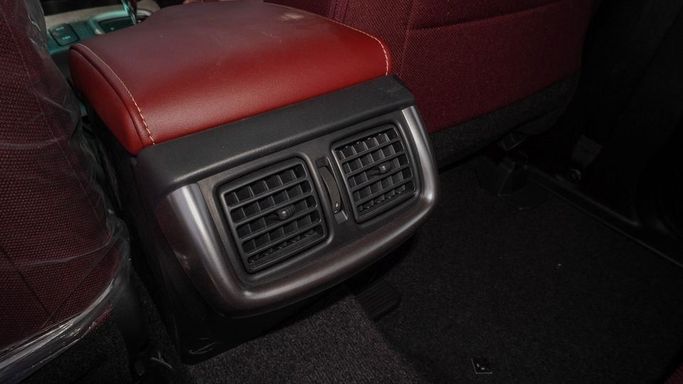 Новый Toyota Hilux VIII Рестайлинг, 2.7 л, 2025 в Дубае от Najem Motors Белый цвет. GCC | AUTO.AE