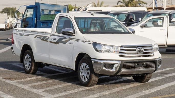 Новый Toyota Hilux Extra Cab VIII Рестайлинг, 2.8 л, 2025 в Дубае от Najem Motors Белый цвет. GCC | AUTO.AE