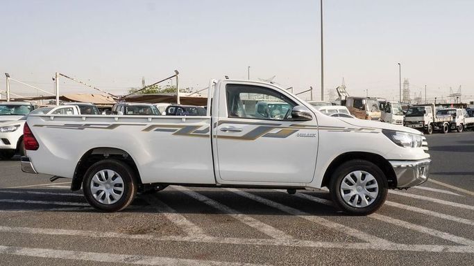 Новый Toyota Hilux Extra Cab VIII Рестайлинг, 2.8 л, 2025 в Дубае от Najem Motors Белый цвет. GCC | AUTO.AE