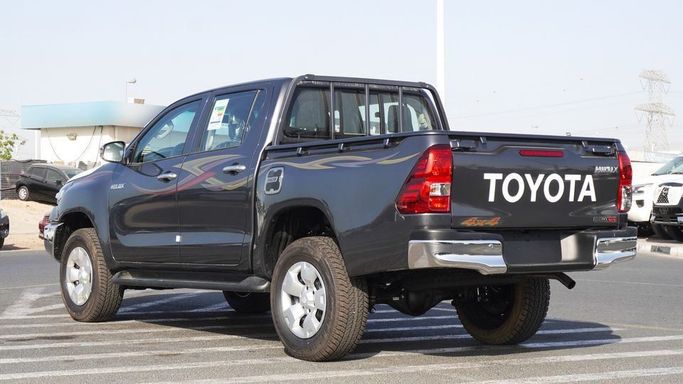 Новый Toyota Hilux VIII Рестайлинг, 2.4 л, 2025 в Дубае от Najem Motors Серый цвет. GCC | AUTO.AE