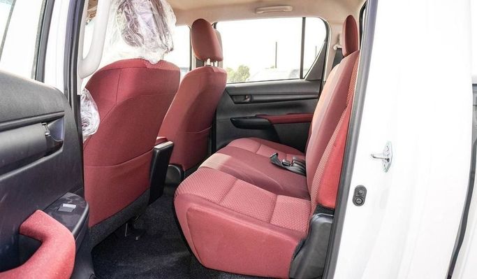 Новый Toyota Hilux VIII Рестайлинг, 2.7 л, 2025 в Дубае от Najem Motors Белый цвет. GCC | AUTO.AE