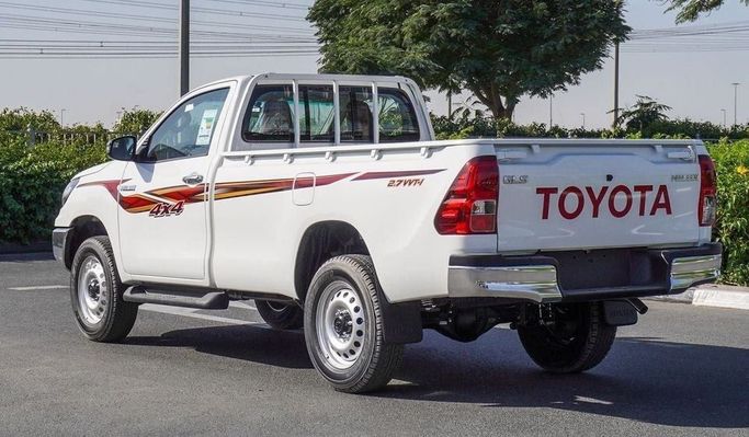 Новый Toyota Hilux Extra Cab VIII Рестайлинг, 2.8 л, 2025 в Дубае от Najem Motors Белый цвет. GCC | AUTO.AE