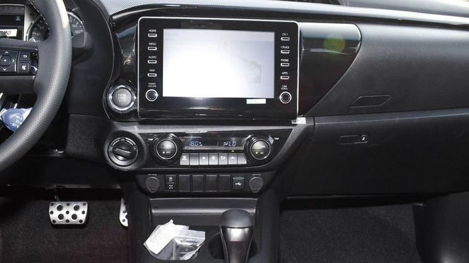 Новый Toyota Hilux VIII Рестайлинг, 4.0 л, 2024 в Дубае от Najem Motors Черный цвет. GCC | AUTO.AE