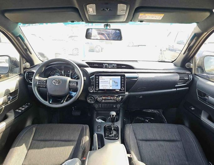 Новый Toyota Hilux VIII Рестайлинг, 4.0 л, 2025 в Дубае от SK Motors Черный цвет. GCC | AUTO.AE