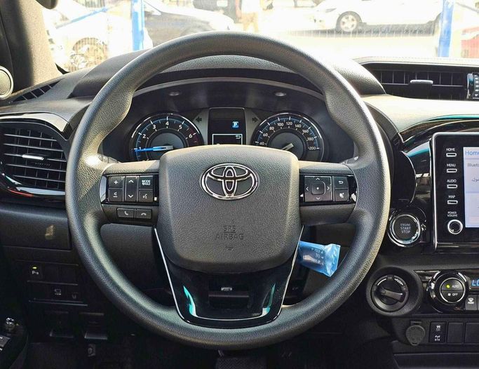 Новый Toyota Hilux VIII Рестайлинг, 4.0 л, 2025 в Дубае от SK Motors Черный цвет. GCC | AUTO.AE