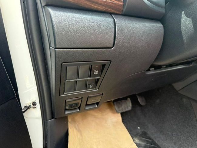 New Toyota Hilux VIII Facelift, 2.7 l, 2025 in Dubai by Soltan Auto, White color. GCC Specs | AUTO.AE