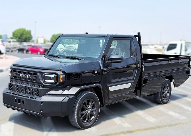 Новый Toyota Hilux Extra Cab VIII Рестайлинг, 2.8 л, 2025 в Дубае от Soltan Auto Черный цвет. Other | AUTO.AE