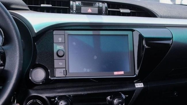 New Toyota Hilux VIII Facelift, 2.4 l, 2025 in Dubai by Soltan Auto, White color. Other | AUTO.AE