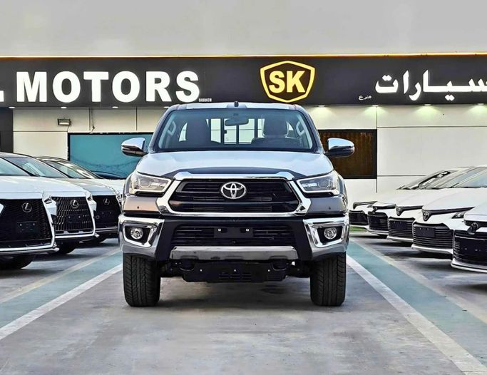 Новый Toyota Hilux VIII Рестайлинг, 2.4 л, 2025 в Дубае от SK Motors Серый цвет. Other | AUTO.AE