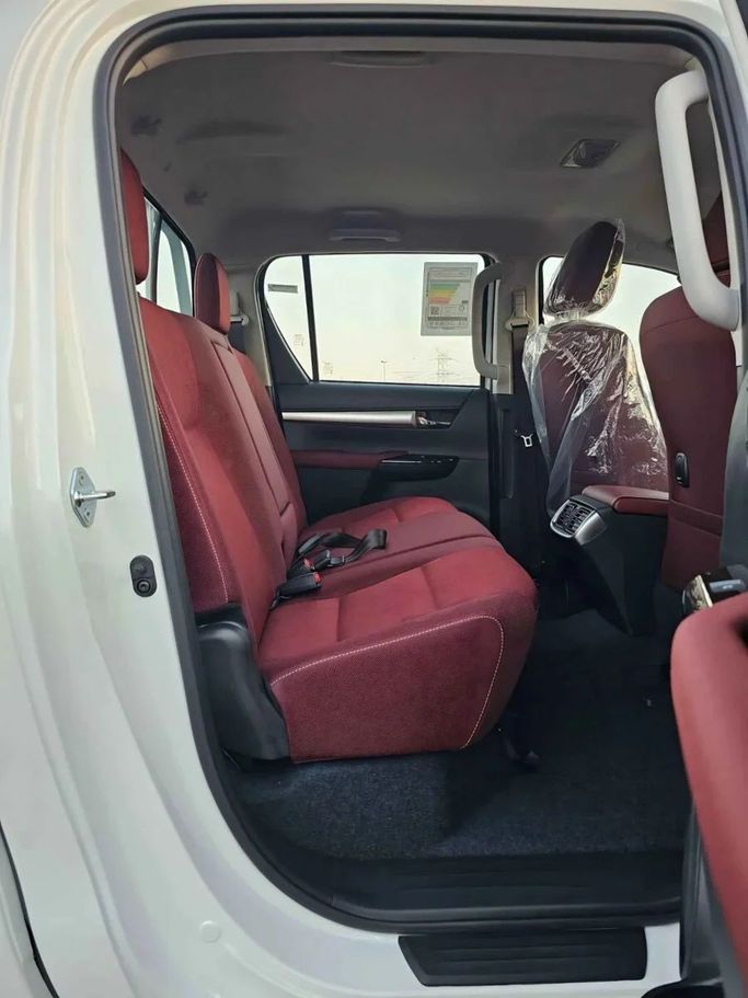 New Toyota Hilux VIII Facelift, 2.7 l, 2025 in Dubai by SK Motors, White color. Other | AUTO.AE