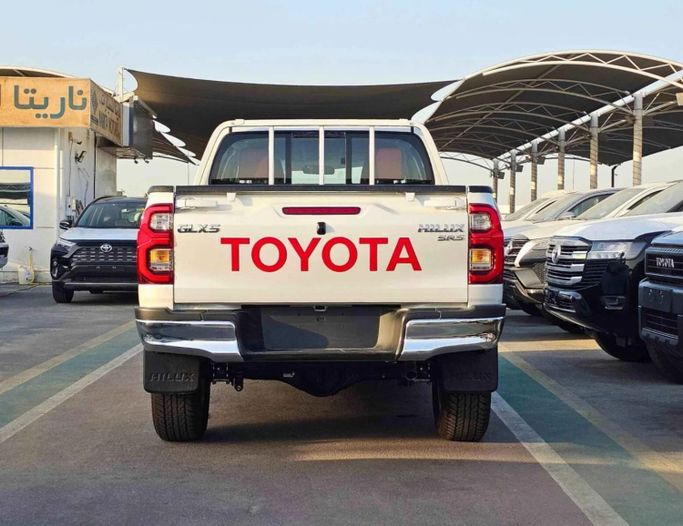 New Toyota Hilux VIII Facelift, 2.7 l, 2025 in Dubai by SK Motors, White color. Other | AUTO.AE