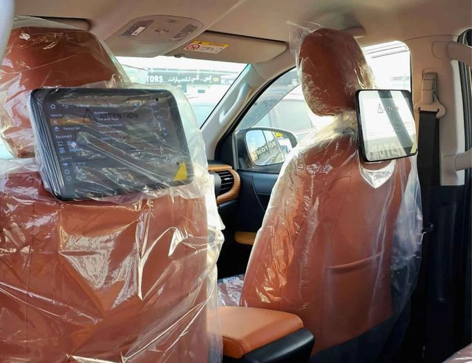 Новый Toyota Hilux VIII Рестайлинг, 2.4 л, 2025 в Дубае от SK Motors Серый цвет. Other | AUTO.AE