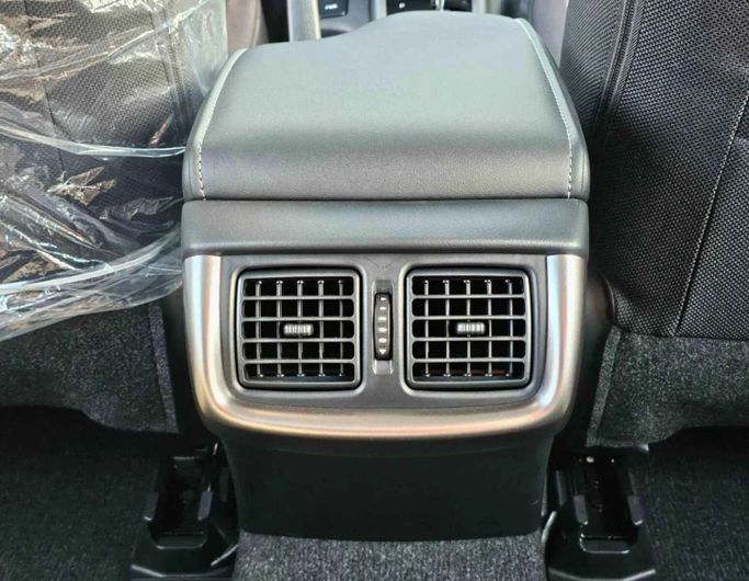 New Toyota Hilux VIII Facelift, 2.4 l, 2025 in Dubai by SK Motors, White color. Other | AUTO.AE