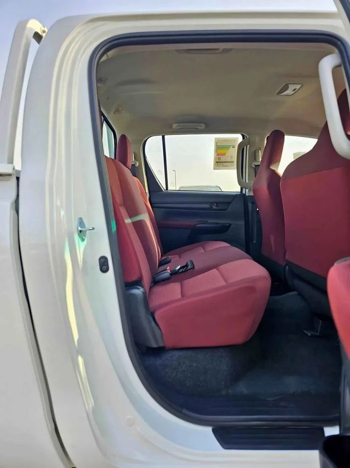 Новый Toyota Hilux VIII Рестайлинг, 2.4 л, 2025 в Дубае от SK Motors Белый цвет. Other | AUTO.AE