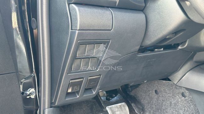 Новый Toyota Hilux VIII Рестайлинг 2, 2.7 л, 2025 в Дубае от Falcons GT Motors FZCO Черный цвет. Европейская | AUTO.AE
