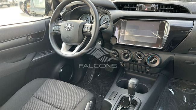 Новый Toyota Hilux VIII Рестайлинг 2, 2.7 л, 2025 в Дубае от Falcons GT Motors FZCO Черный цвет. Европейская | AUTO.AE