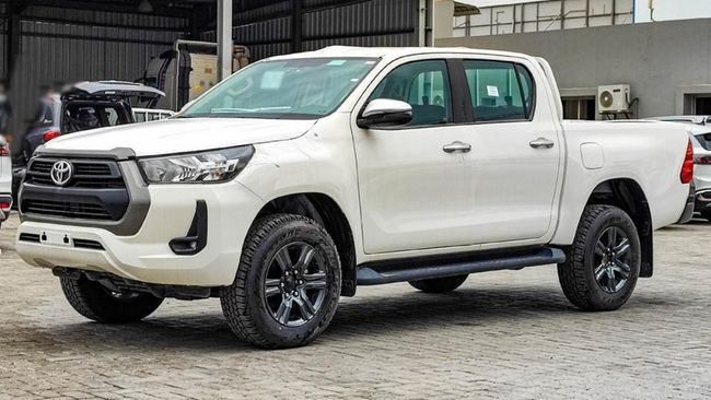 Новый Toyota Hilux VIII Рестайлинг, 2.4 л, 2023 в Дубае от Falcons GT Motors FZCO Белый цвет. Other | AUTO.AE