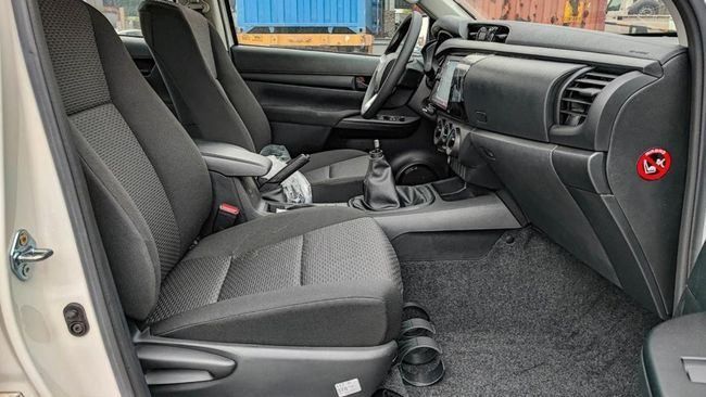 Новый Toyota Hilux VIII Рестайлинг, 2.4 л, 2023 в Дубае от Falcons GT Motors FZCO Белый цвет. Other | AUTO.AE