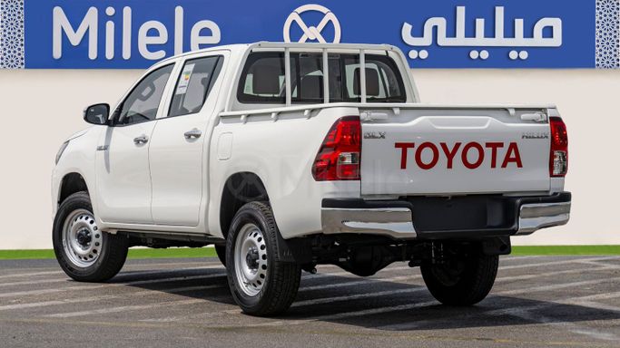 Новый Toyota Hilux VIII Рестайлинг, 2.4 л, 2025 в Дубае от Milele Белый цвет. Other | AUTO.AE