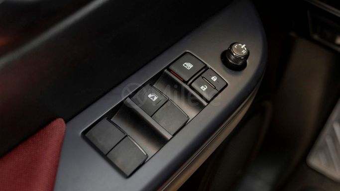 Новый Toyota Hilux VIII Рестайлинг, 2.4 л, 2025 в Дубае от Milele Белый цвет. Other | AUTO.AE