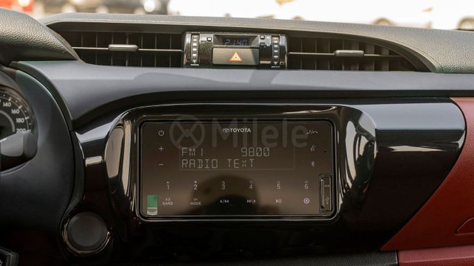 Новый Toyota Hilux VIII Рестайлинг, 2.4 л, 2025 в Дубае от Milele Белый цвет. Other | AUTO.AE