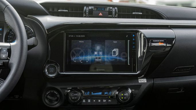 Новый Toyota Hilux VIII Рестайлинг, 2.8 л, 2025 в Дубае от Milele Черный цвет. Other | AUTO.AE