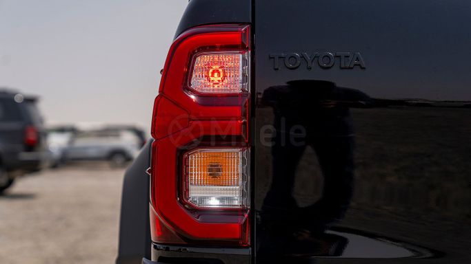 Новый Toyota Hilux VIII Рестайлинг, 2.8 л, 2024 в Дубае от Milele Черный цвет. Other | AUTO.AE