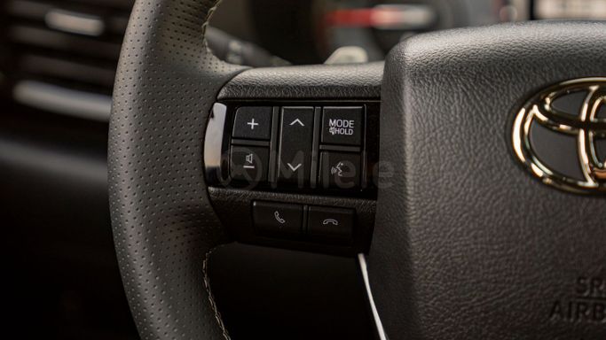 Новый Toyota Hilux VIII Рестайлинг, 2.8 л, 2024 в Дубае от Milele Черный цвет. Other | AUTO.AE