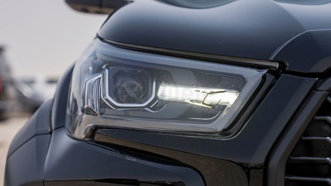 Новый Toyota Hilux VIII Рестайлинг, 2.8 л, 2024 в Дубае от Milele Черный цвет. Other | AUTO.AE