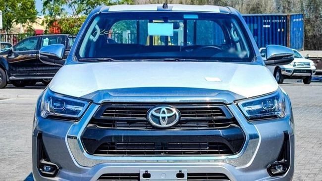 Новый Toyota Hilux VIII Рестайлинг, 2.4 л, 2023 в Дубае от Falcons GT Motors FZCO Серебристый цвет. Other | AUTO.AE