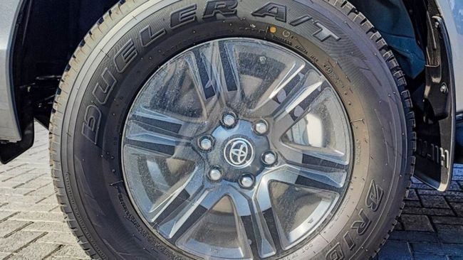 Новый Toyota Hilux VIII Рестайлинг, 2.4 л, 2023 в Дубае от Falcons GT Motors FZCO Серебристый цвет. Other | AUTO.AE