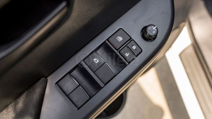 Новый Toyota Hilux VIII Рестайлинг, 2.4 л, 2025 в Дубае от Milele Белый цвет. Other | AUTO.AE