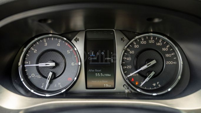 Новый Toyota Hilux VIII Рестайлинг, 2.4 л, 2025 в Дубае от Milele Белый цвет. Other | AUTO.AE