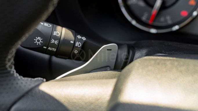 Новый Toyota Hilux VIII Рестайлинг 2, 2.8 л, 2024 в Дубае от Milele Белый цвет. Other | AUTO.AE