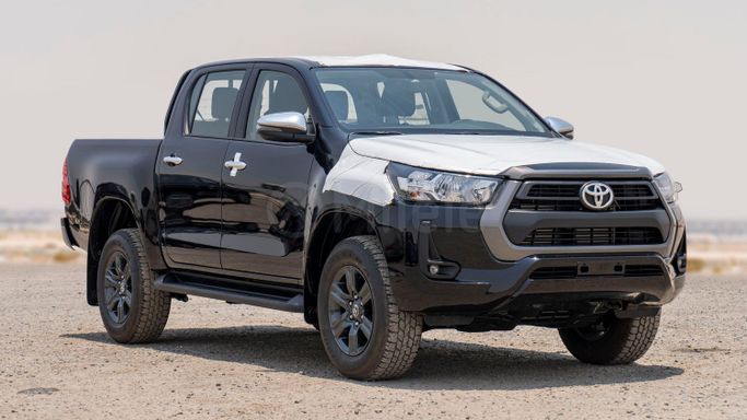Новый Toyota Hilux VIII Рестайлинг, 2.4 л, 2025 в Дубае от Milele Черный цвет. Other | AUTO.AE